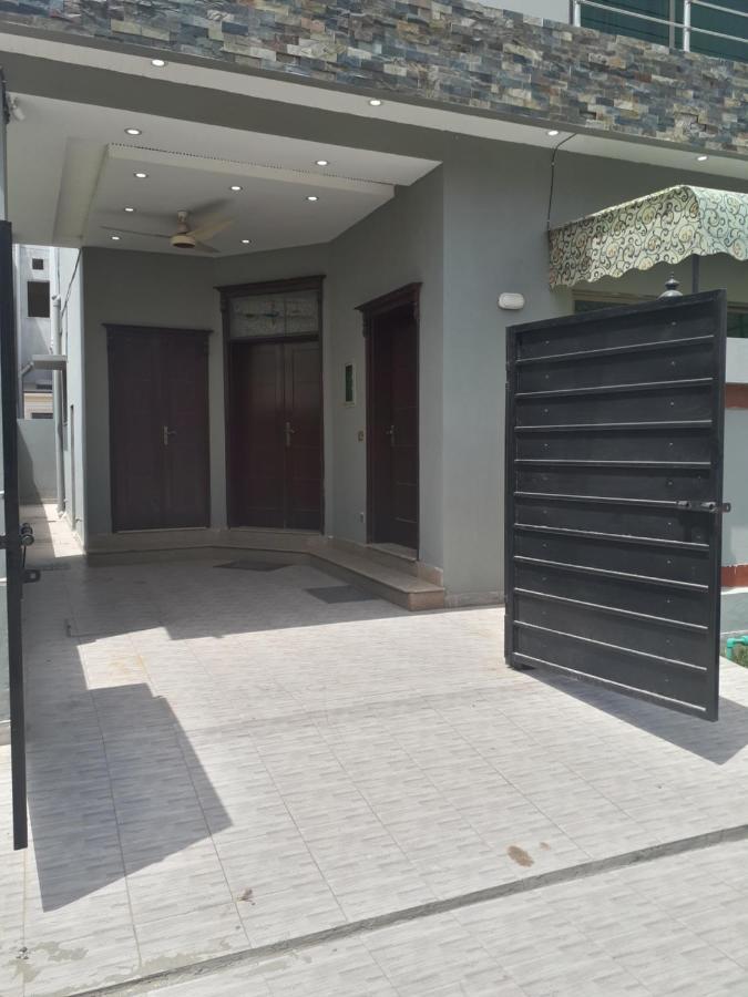 Fully Serviced Holiday Home Near Lahore Ring Road 外观 照片