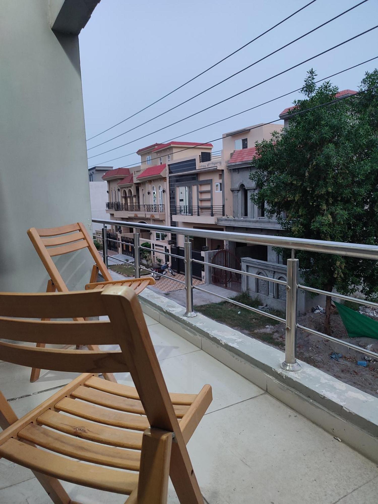 Fully Serviced Holiday Home Near Lahore Ring Road 外观 照片